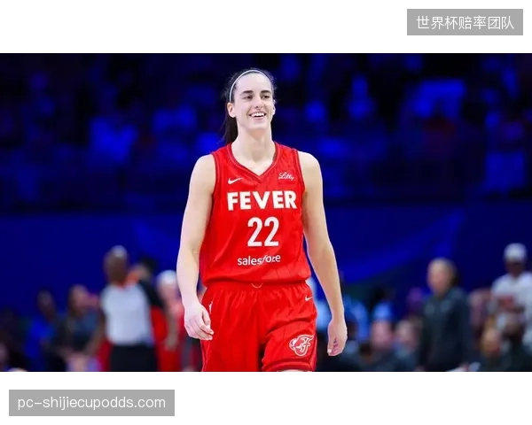 凯特琳·克拉克背部伤病的持续管理成为狂热队赛季的隐患，教练组需谨慎应对。
